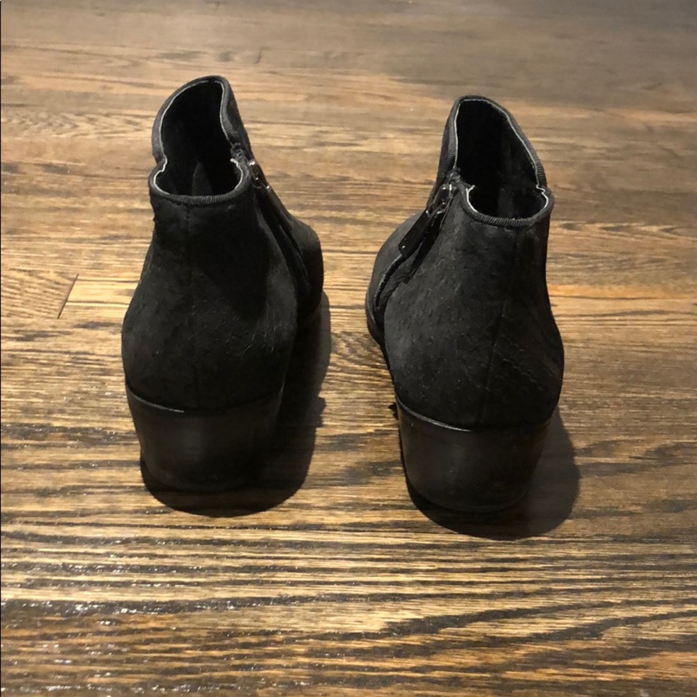 Low booties - Picture 2 of 3